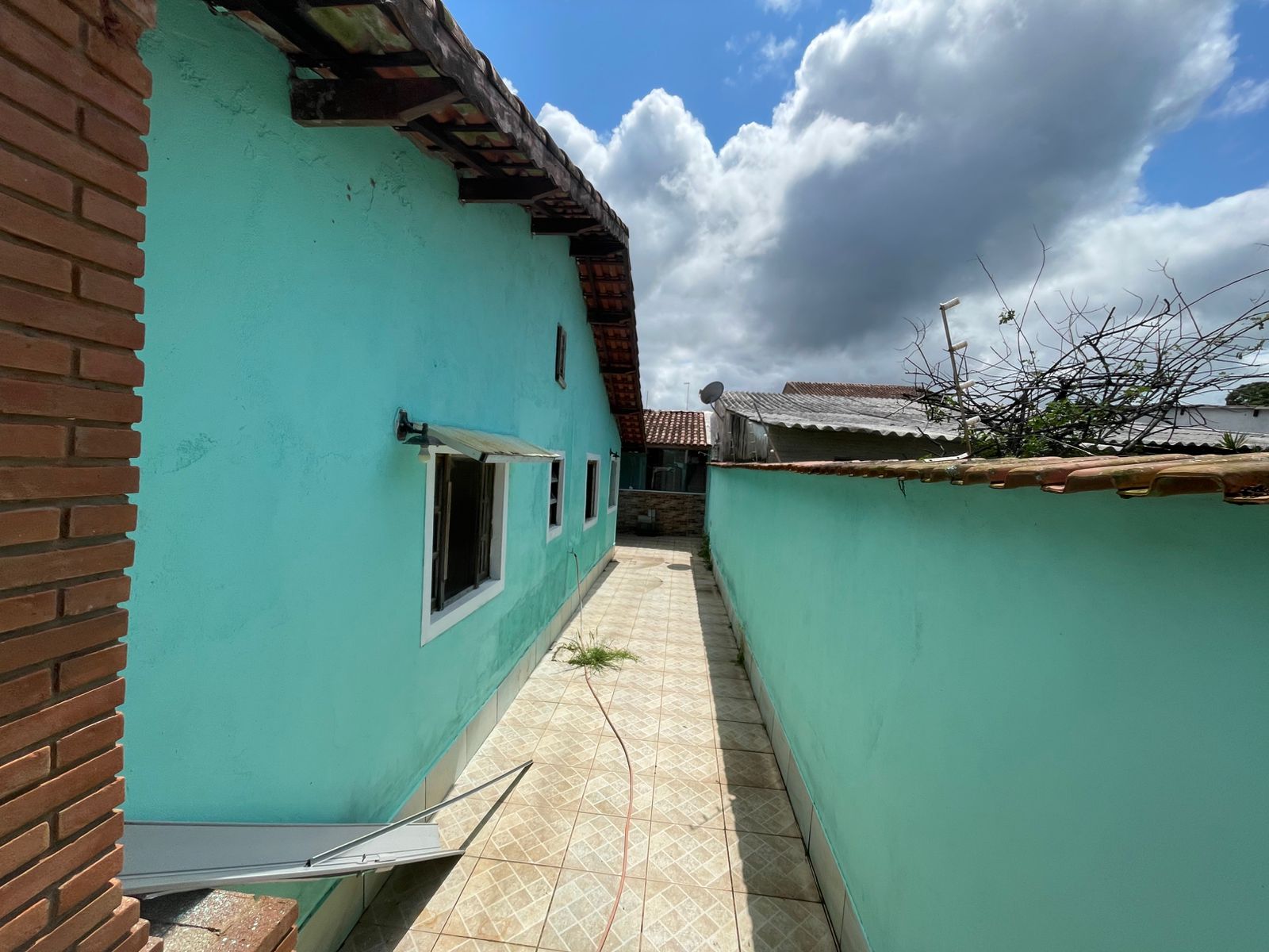 CASA NO BAIRRO SÃO JORGE - ITANHAÉM - LADO PRAIA - 1600 METROS DA PRAIA - foto 4