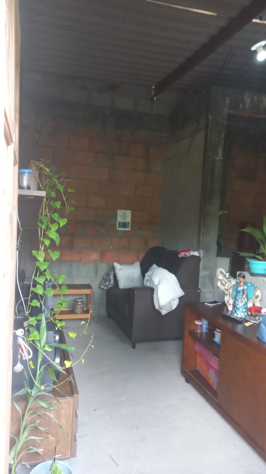 CASA SEMI ACABADA NO JD. DAS PALMEIRAS - ITANHAÉM - LADO MORRO - 400 METROS DA PISTA - foto 3