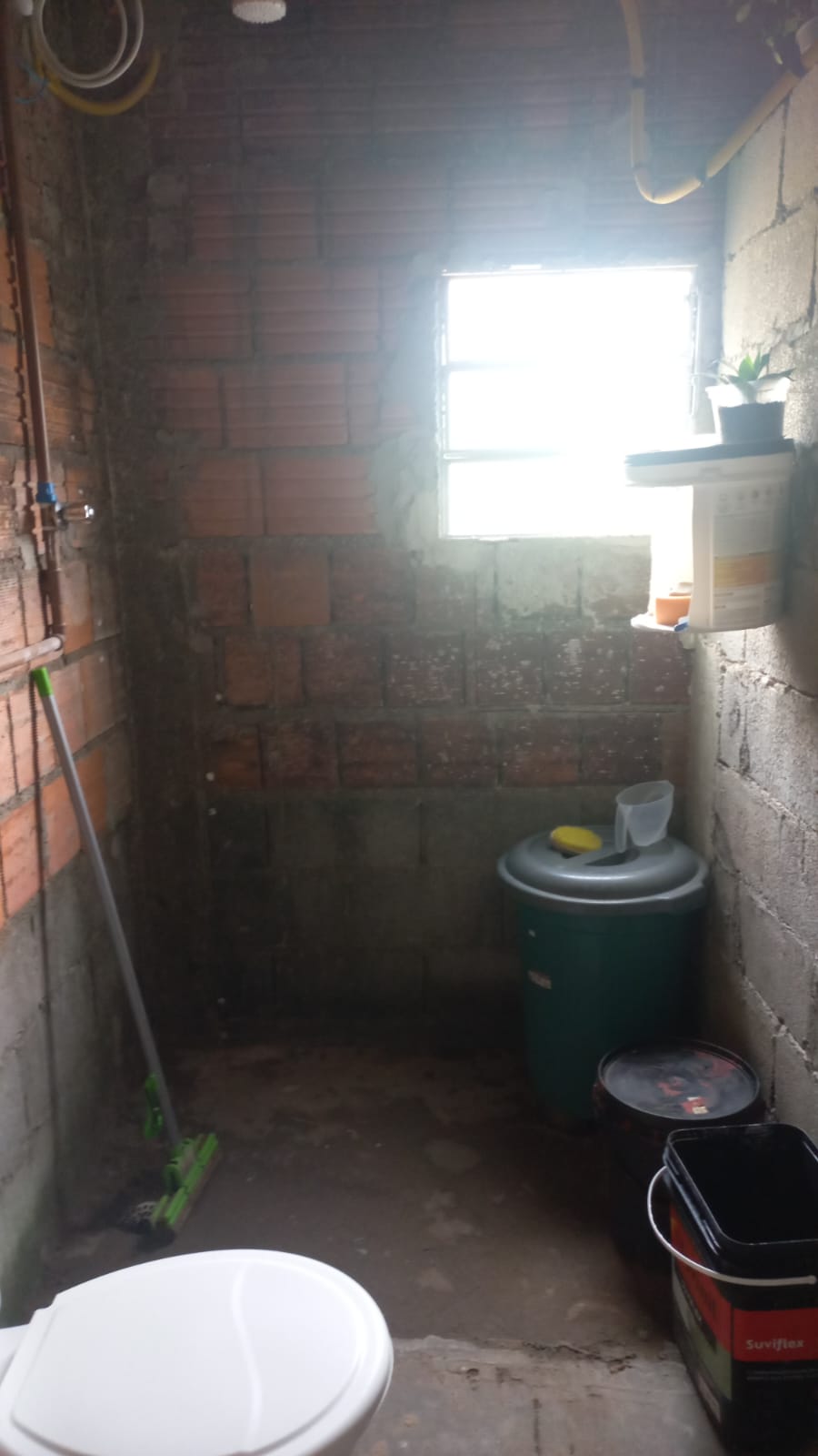 CASA SEMI ACABADA NO JD. DAS PALMEIRAS - ITANHAÉM - LADO MORRO - 400 METROS DA PISTA - foto 7