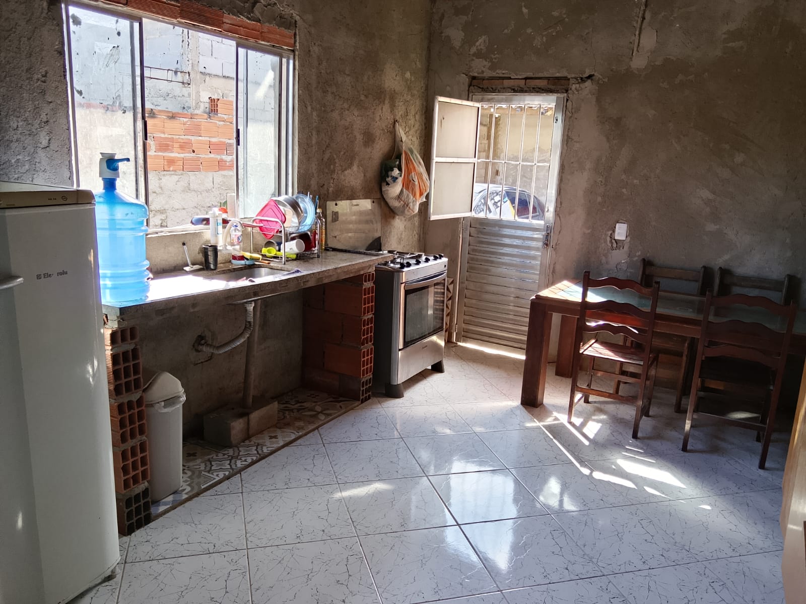 CASA EM FASE DE ACABAMENTO NO LUIZAMAR MIRIM - ITANAHÉM - LADO MORRO - 700 METROS DA PISTA - foto 2