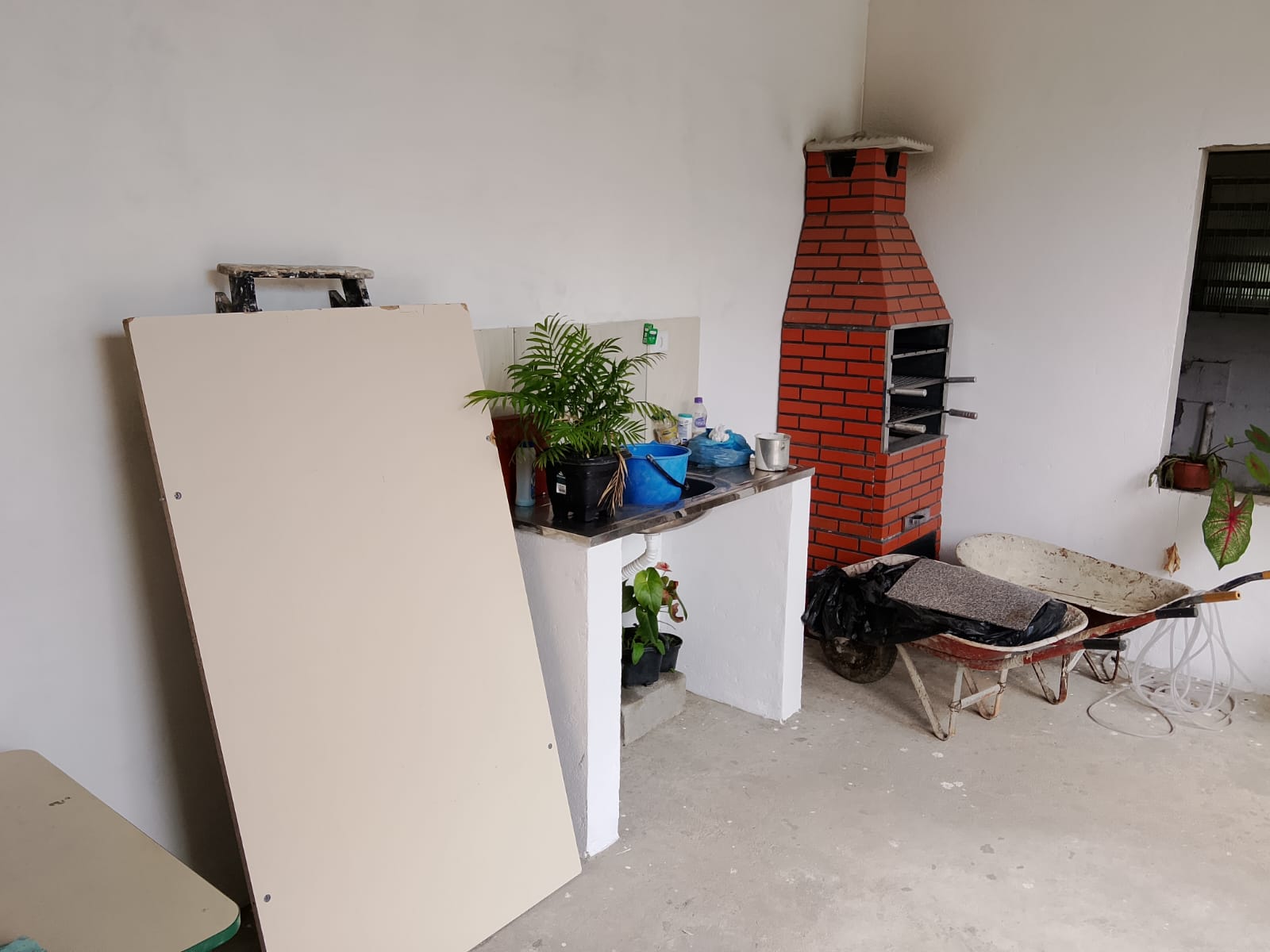 CASA NO JD. MARAMBÁ 2 - ITANHAÉM - LADO MORRO - 350 METROS DA RODOVIA - foto 7