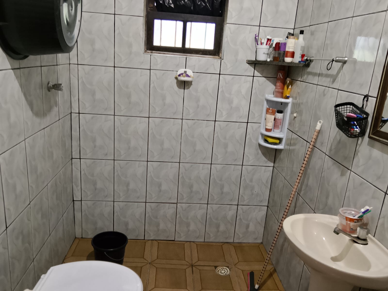 CASA NO JD. MARAMBÁ 2 - ITANHAÉM - LADO MORRO - 350 METROS DA RODOVIA - foto 9