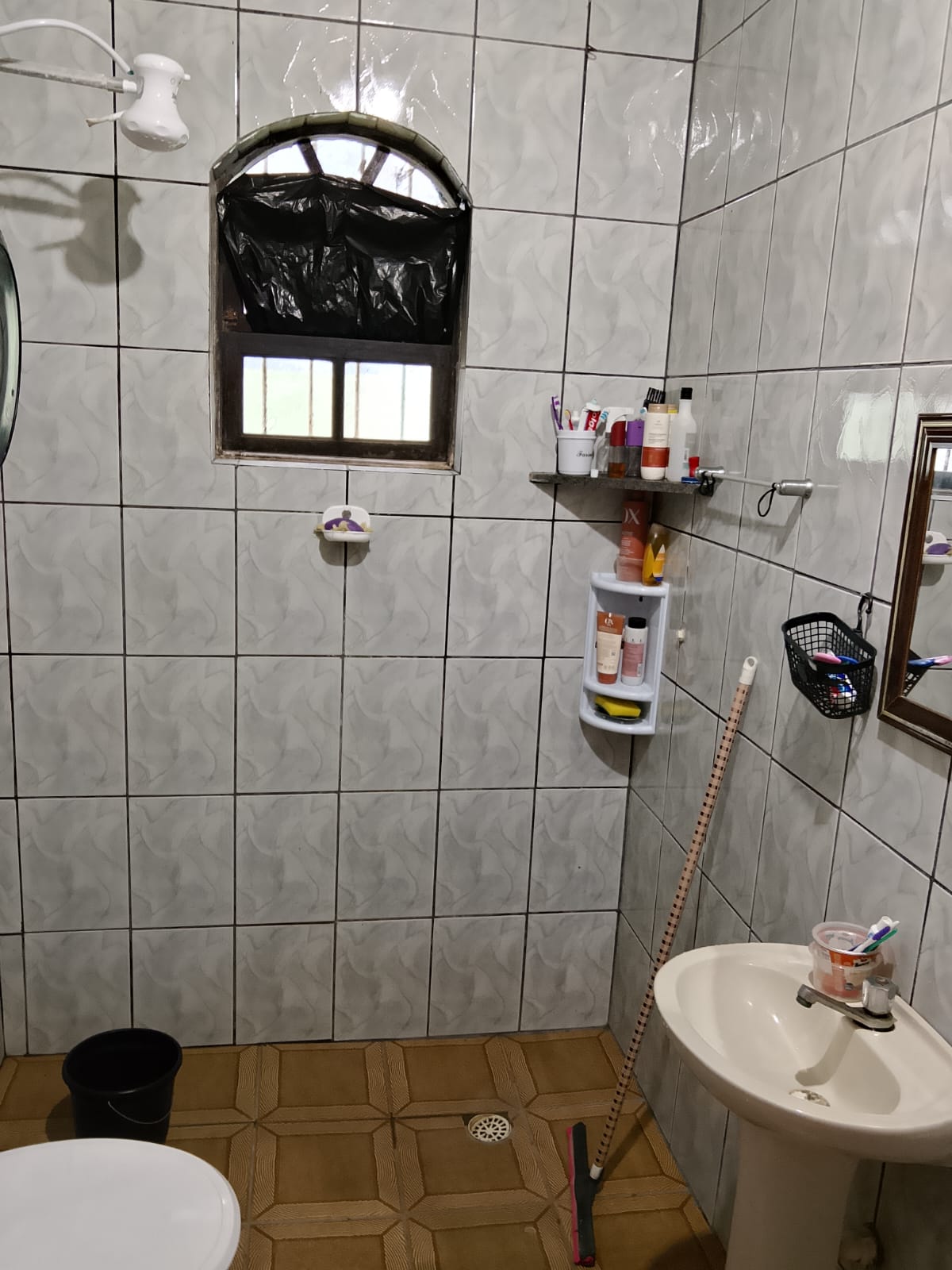CASA NO JD. MARAMBÁ 2 - ITANHAÉM - LADO MORRO - 350 METROS DA RODOVIA - foto 11