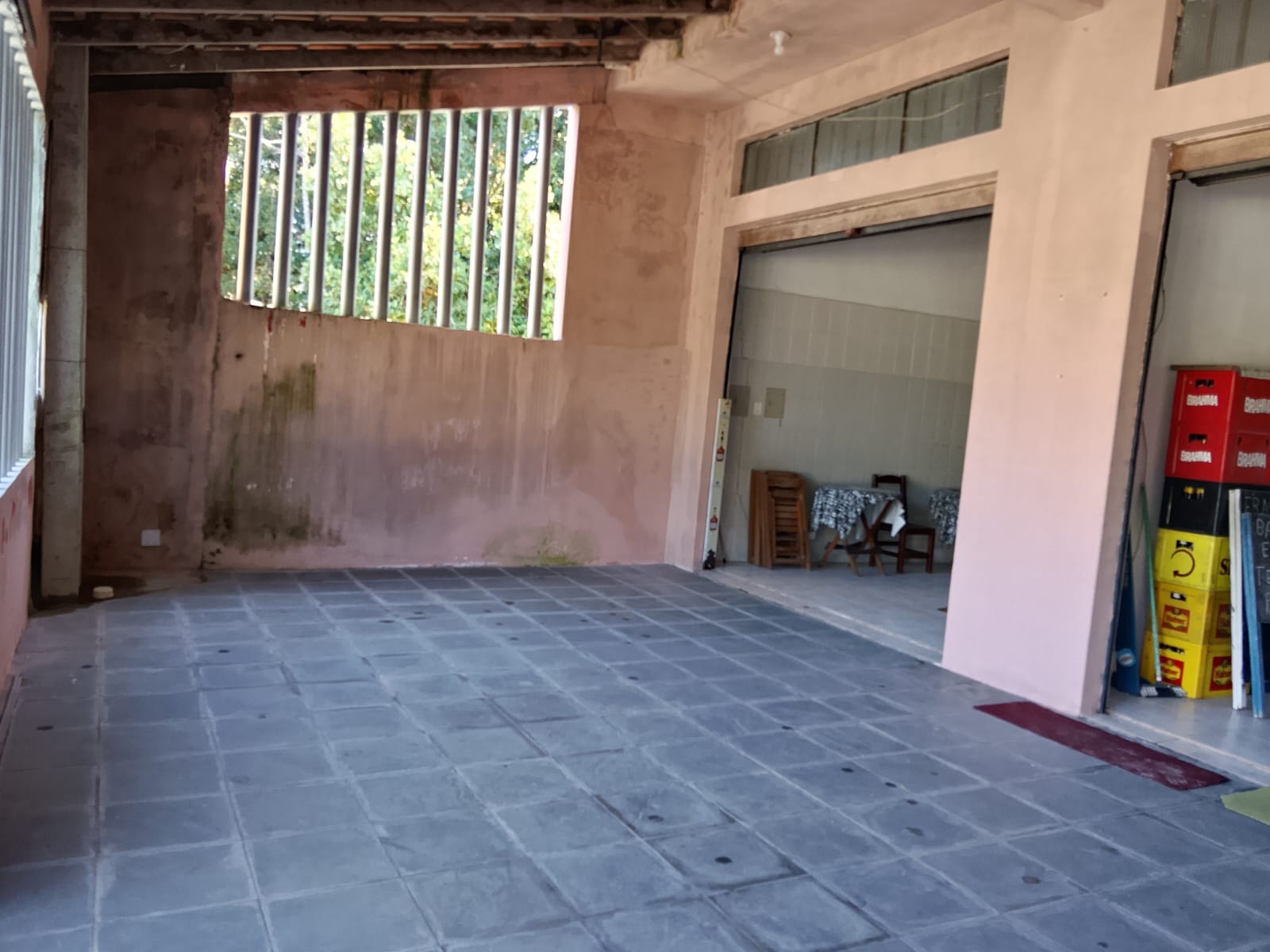 CASA COM 02 SALÕES COMERCIAIS - SANTA CRUZ - ITANHAÉM - LADO PRAIA1.600 METROS DO MAR