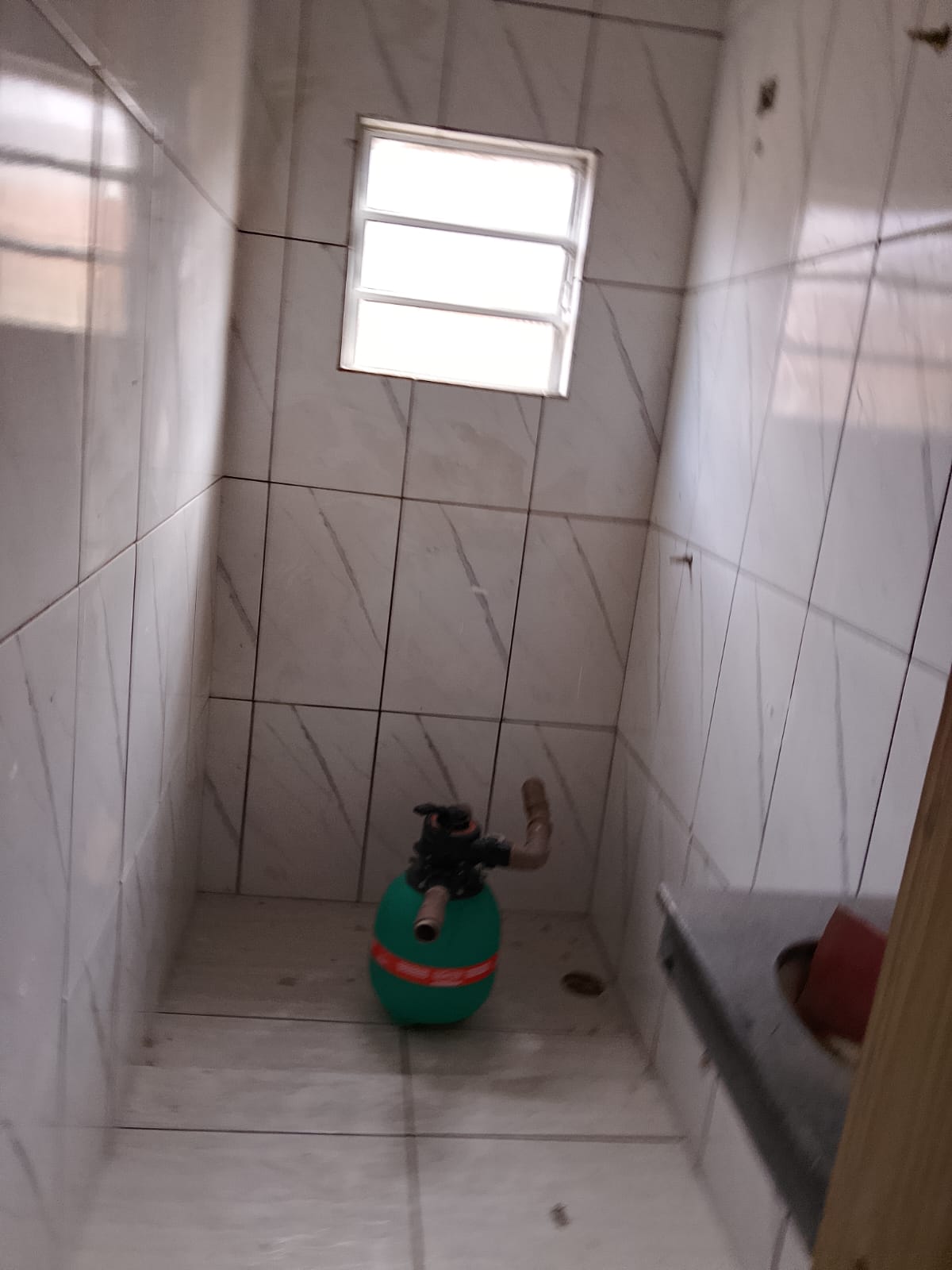 CASA GEMINADA NO BANEÁRIO GAIVOTA - ITANHAÉM - LADO MORRO -  50 METROS DA RODOVIA - foto 5