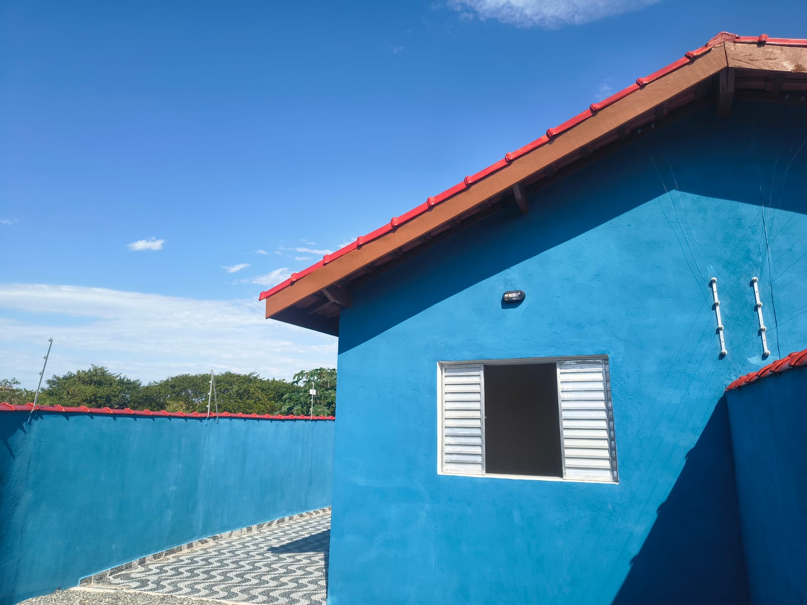 CASA GEMINADA NO JARDIM SÃO JOÃO - ITANHAÉM - LADO PRAIA - 1KM  DO MAR
