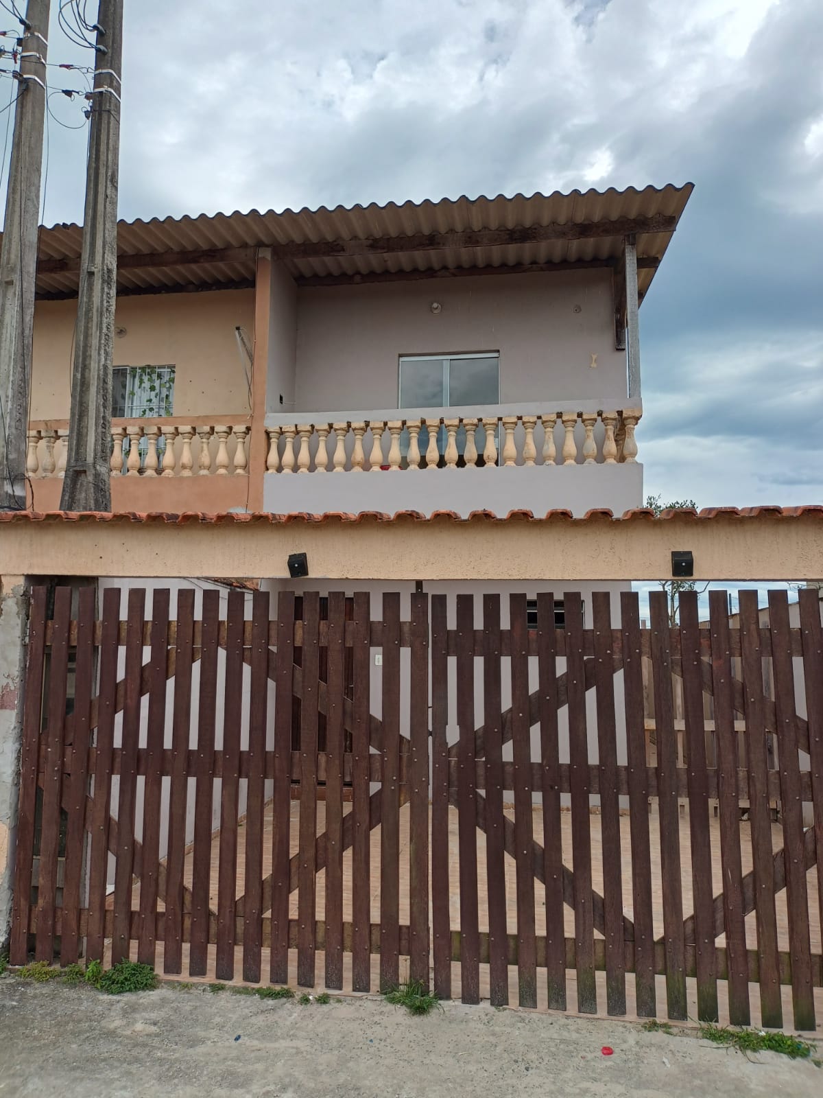 CASA EM SÃO PEDRO LADO MORRO - ITANHAÉM/SP