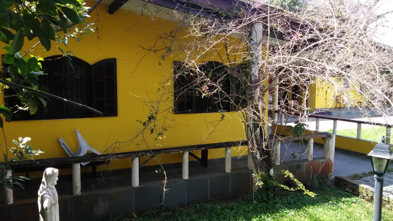 CHÁCARA LADO MORRO COM PISCINA